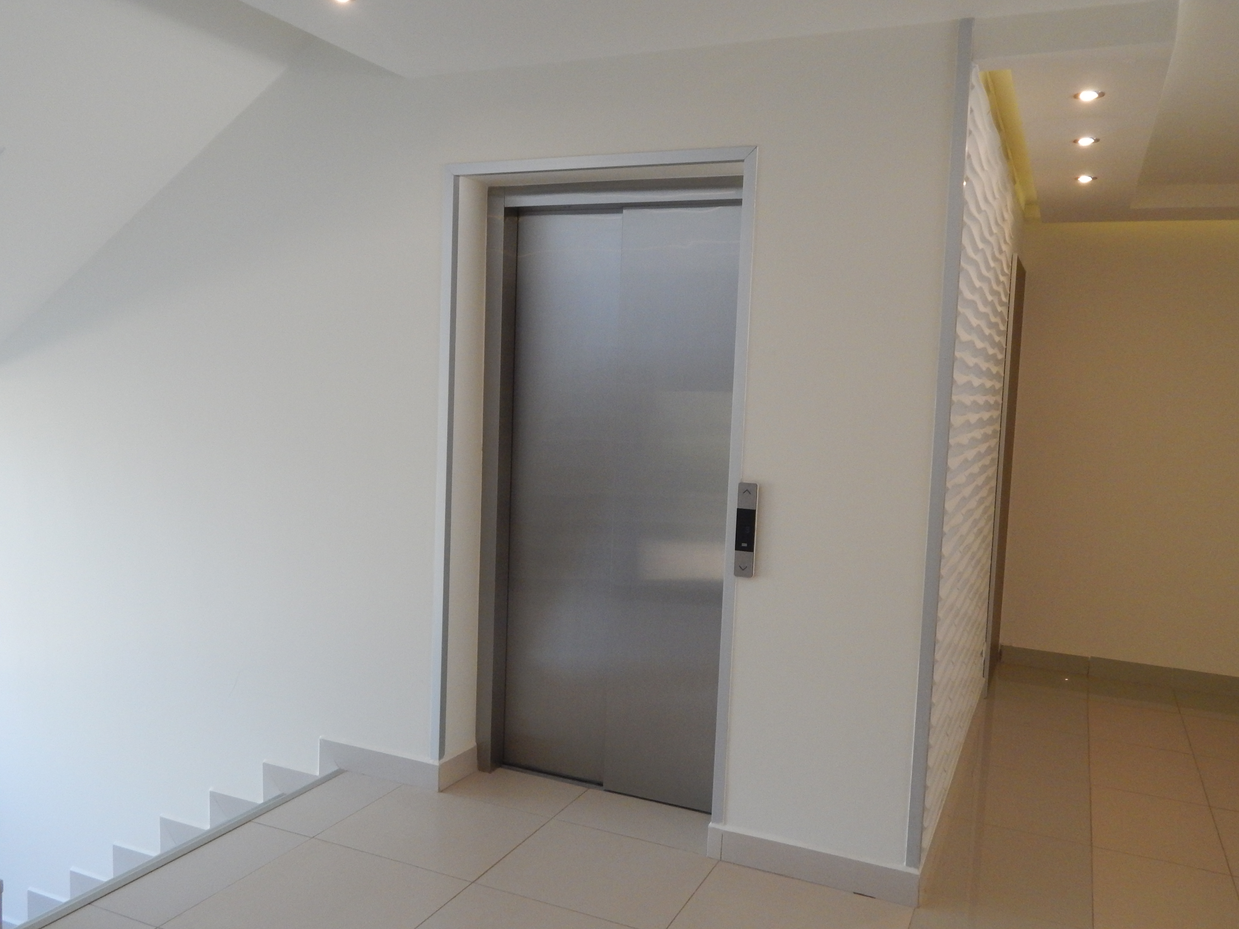 Ascensor en condominio
