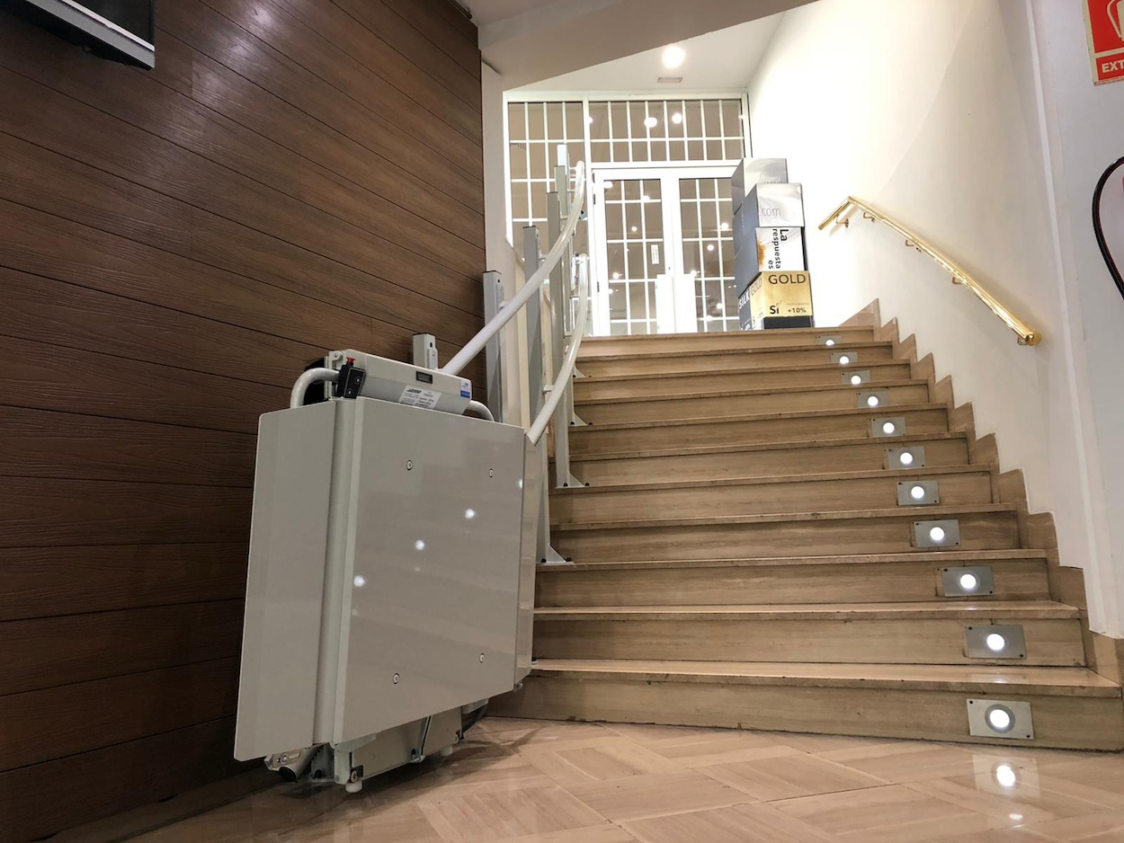 Plataforma salvaescaleras recta